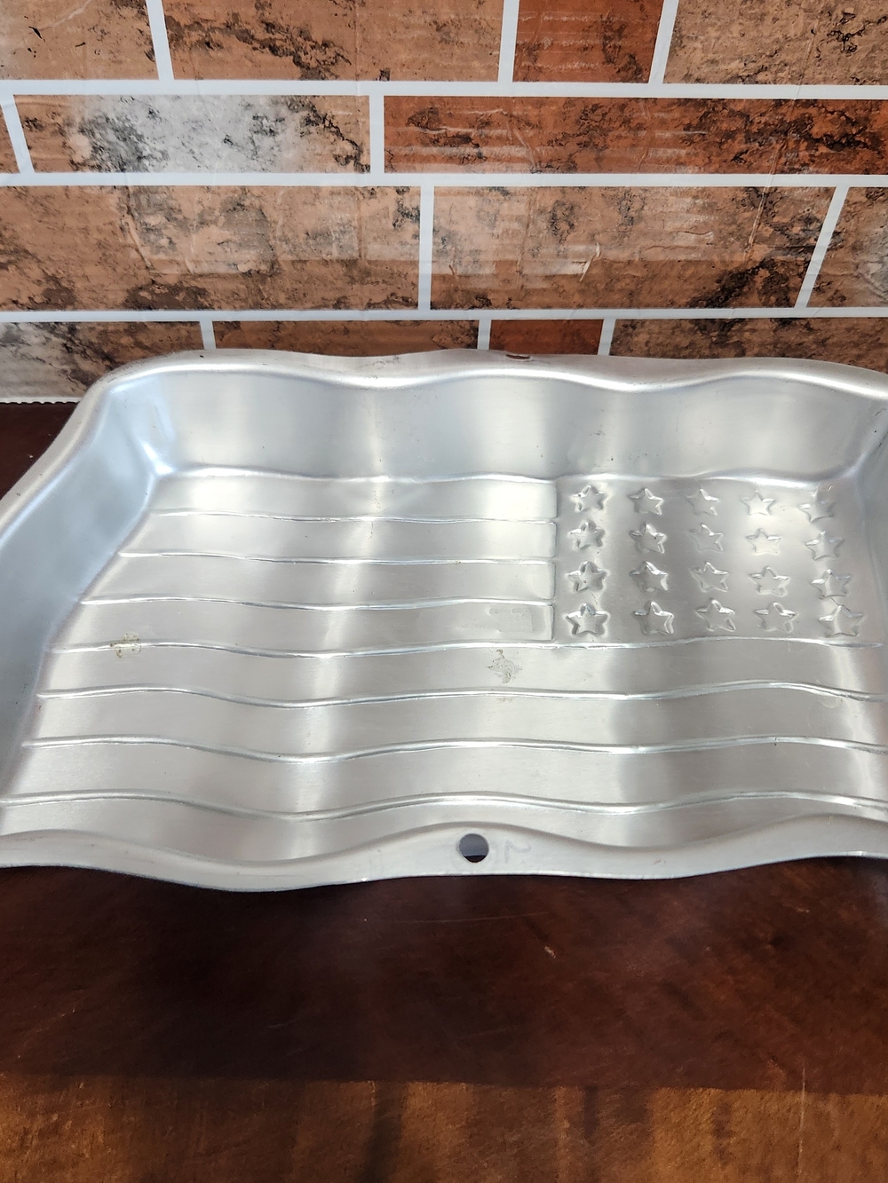 Wilton Silver American Flag Cake Pan